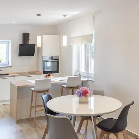 M & A Valbandon, - B Apartman *
