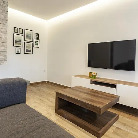 M & A Valbandon, - B Apartman *