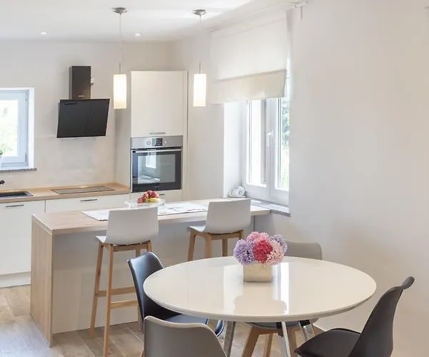 M & A Valbandon, - B Apartment *