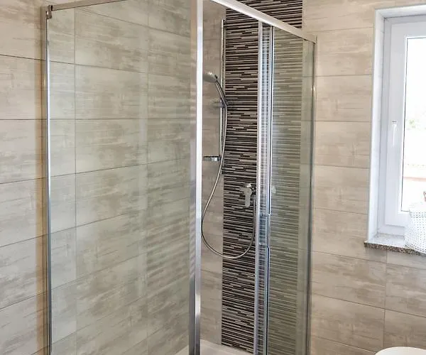 M & A Valbandon, - B