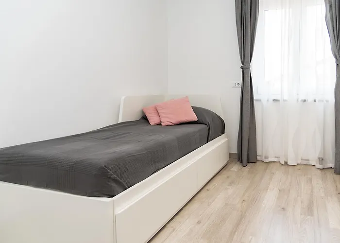 M & A Valbandon, - B Apartment *